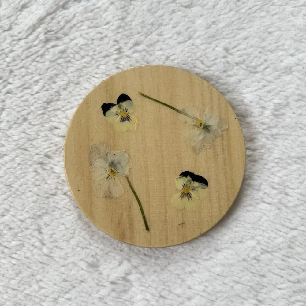 Handmade Wooden Round Dried Violas Flower Coaster